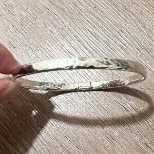 Ippolita Silver Classico Hammered Oval Flat Bangle Bracelet 7.75"
